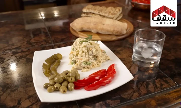 طرز تهیه سالاد الویه خانگی برای عروس خانم‌ها در ۷ مرحله ساده